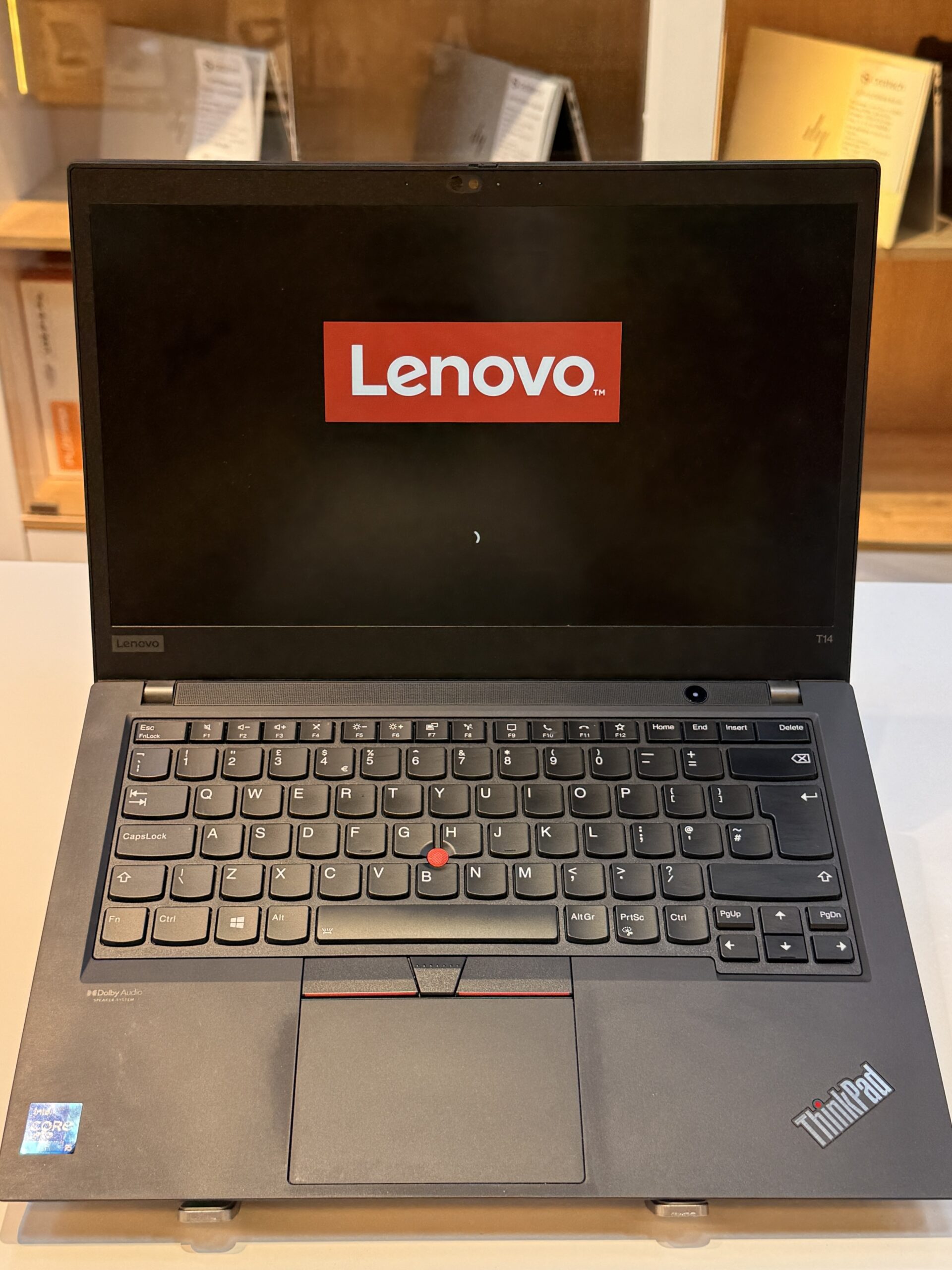 Lenovo ThinkPad T14 Gen 2 Tactile – i5 11eme /RAM 16GB /Nvme 256 GB